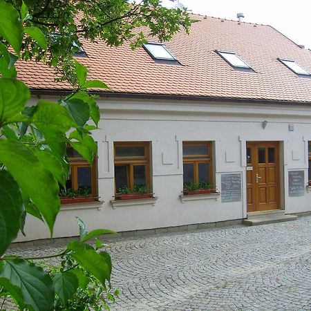 Penzion a CaféRestaurant U lávky Chrudim Exterior foto